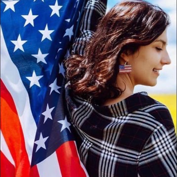 New Gorgeous Rhinestone Sparkle Patriotic American Flag Earrings - Picture 2 of 4